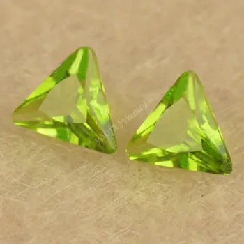 Продажба 5A циркон скъпоценни камъни 3x3 ~ 12x12mm светлина ябълка зелен цвят триъгълник форма нарязани хлабав лаборатория създаден кубичен циркон камък за бижута DIY