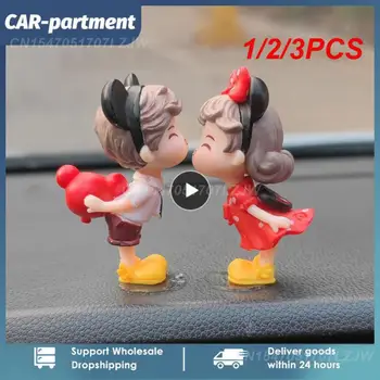 1/2/3PCS аниме двойки за кола украшение модел сладък целувка балон фигура авто интериор декорация табло фигурка