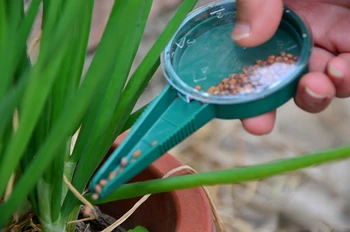 5 Gear Регулируема 3Pcs пластмасова сеячка за семена Сеялка Градинарски консумативи Ръчна градинска растителна инструмент Сеялка за цветни растения