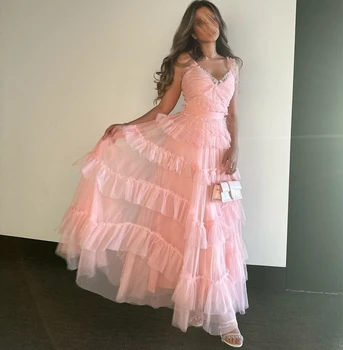 Qcenkern Елегантни вечерни рокли от тюл с V-образно деколте A-Line без ръкави розови абитуриентски рокли Дължина на пода Ruffles vestidos de novia
