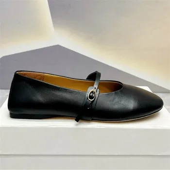 Нова пролет и есен дамски единични обувки кръгли пръсти плосък метал катарама дизайн мода случайни единични обувки