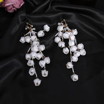 Ръчно формовани бели цветя Обеци плат дълги капка обеци Мода Пътуване Сватба ухо декорация