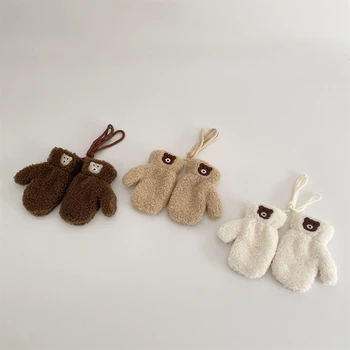 Сладка мечка Детски плюшени ръкавици Есен и зима Прекрасни ръкавици с плюшени и удебелени бебешки висящи вратове, за да се стоплят
